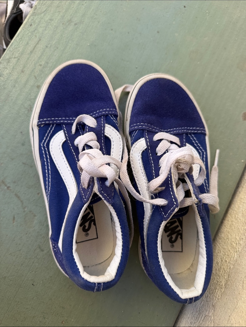 Vans Kids Old Skool Sneakers in Navy and White